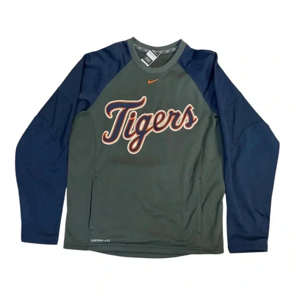Nike therma fit sweatshirt